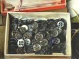 I BOTTONI DAI RIFLESSI CHIARI 2001 grafite e matite colorate su carta Fabriano Tiepolo cm 25x35